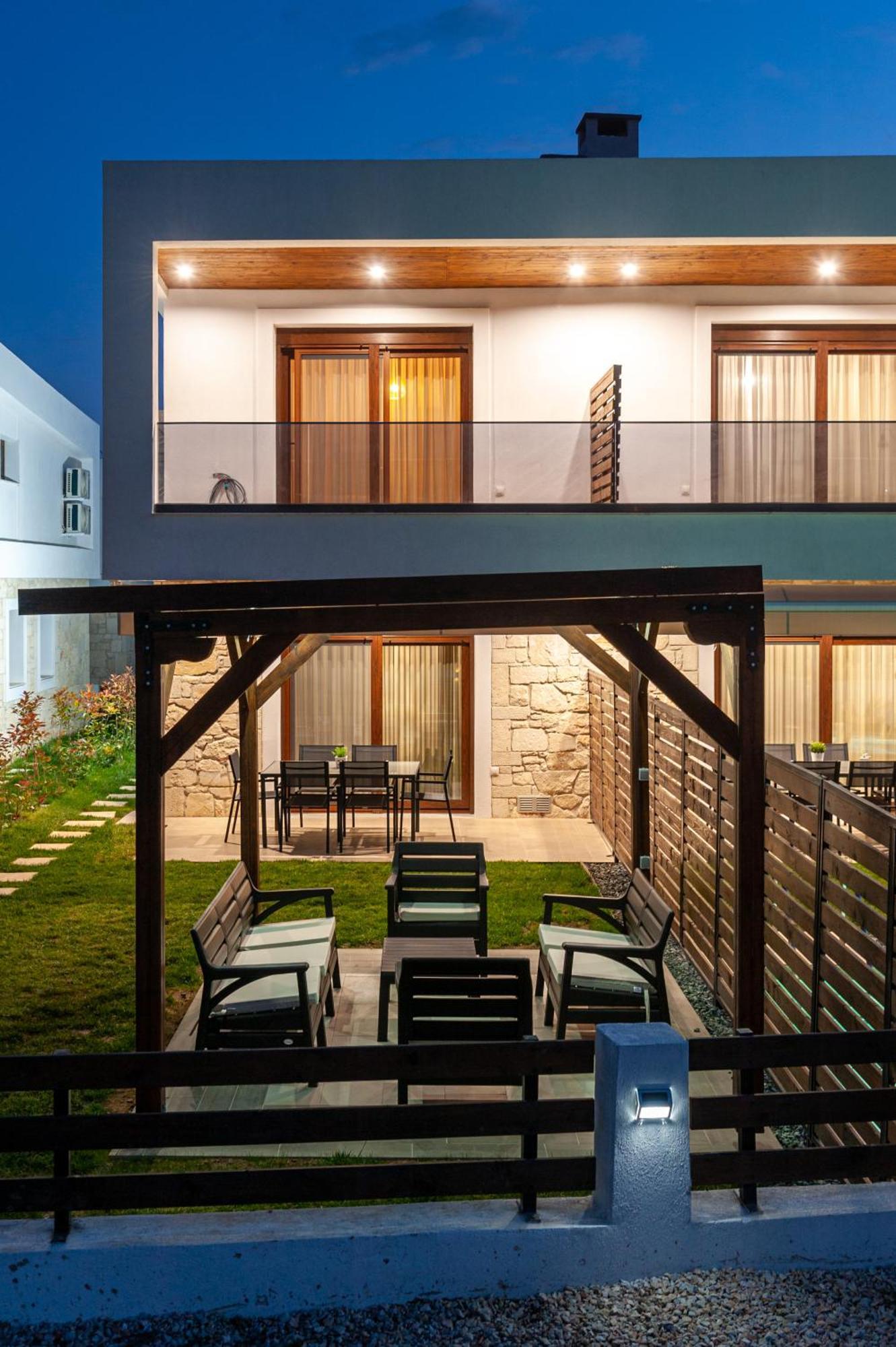 Tomy's 2 Dream 3 Bedrooms Vilă *